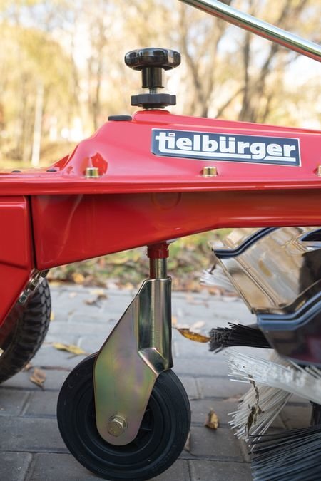 Подметально-уборочная машина TIELBUERGER TK17 (двигатель Honda  GCV160)